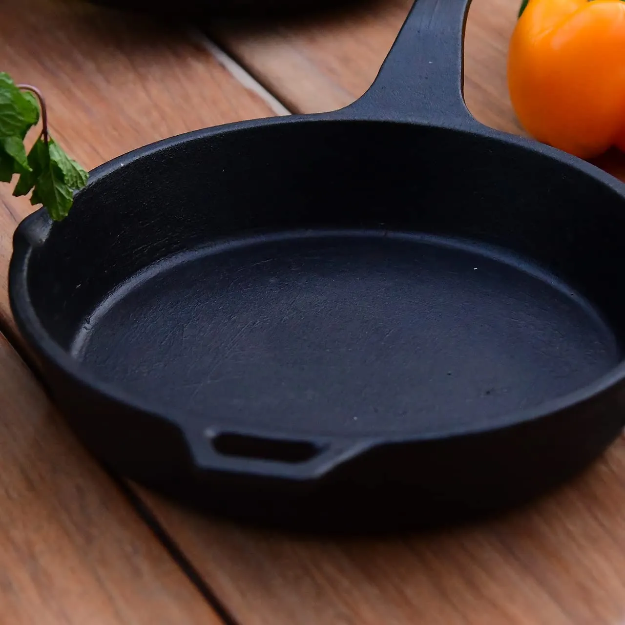 9" Single Handle Skillet | Frying & Sautéing | Pre-Seasoned Cast Iron | Healthful