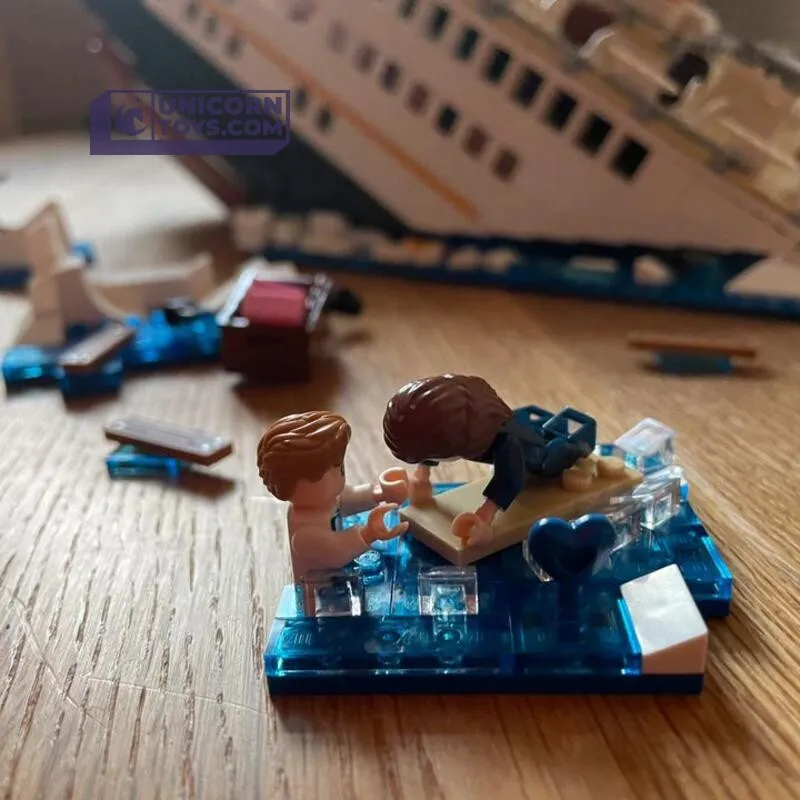 Sinking Titanic | LOZ 1060 Mini Block Movie Scene Set for Ages 14 