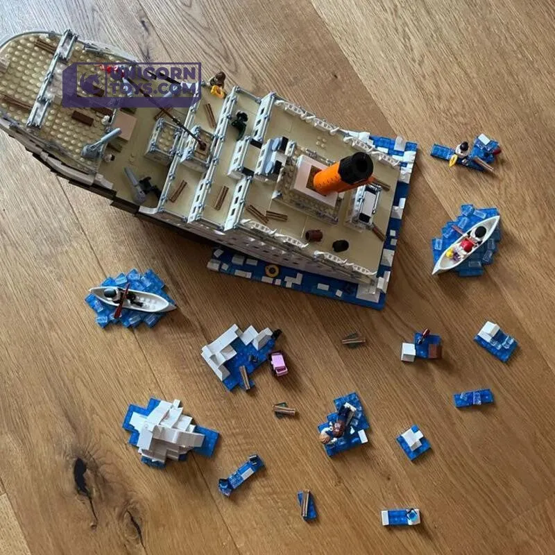 Sinking Titanic | LOZ 1060 Mini Block Movie Scene Set for Ages 14 